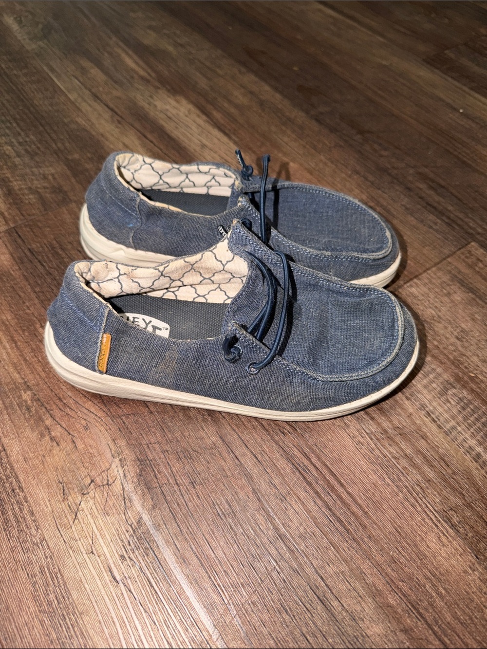 Girls Hey Dude Wendy sparkling denim size 12